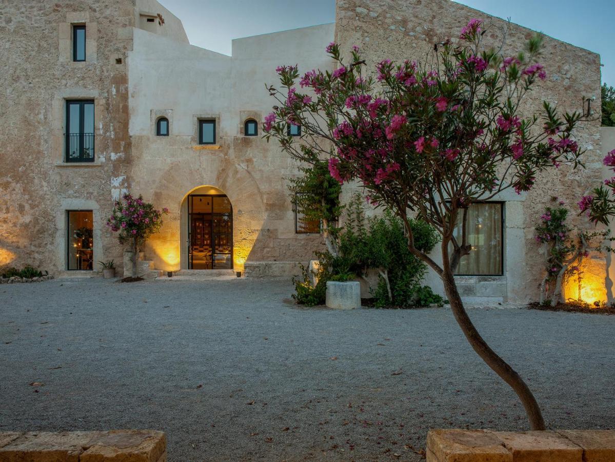 The Lodge Mallorca, Small Luxury Hotels Sa Pobla Bagian luar foto